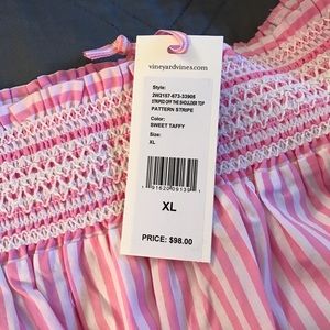 New with Tags, off the shoulder Vineyard Vines Top