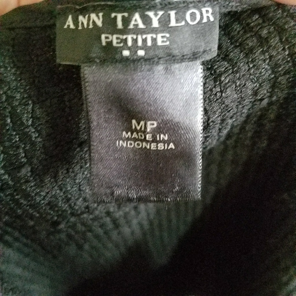 Ann Taylor Sequin and Knot Tank - Picture 3 of 4