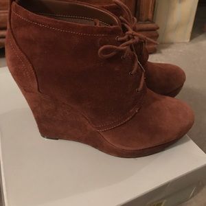 Wedge ankle bootie
