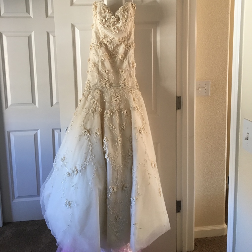 Lazaro wedding gown