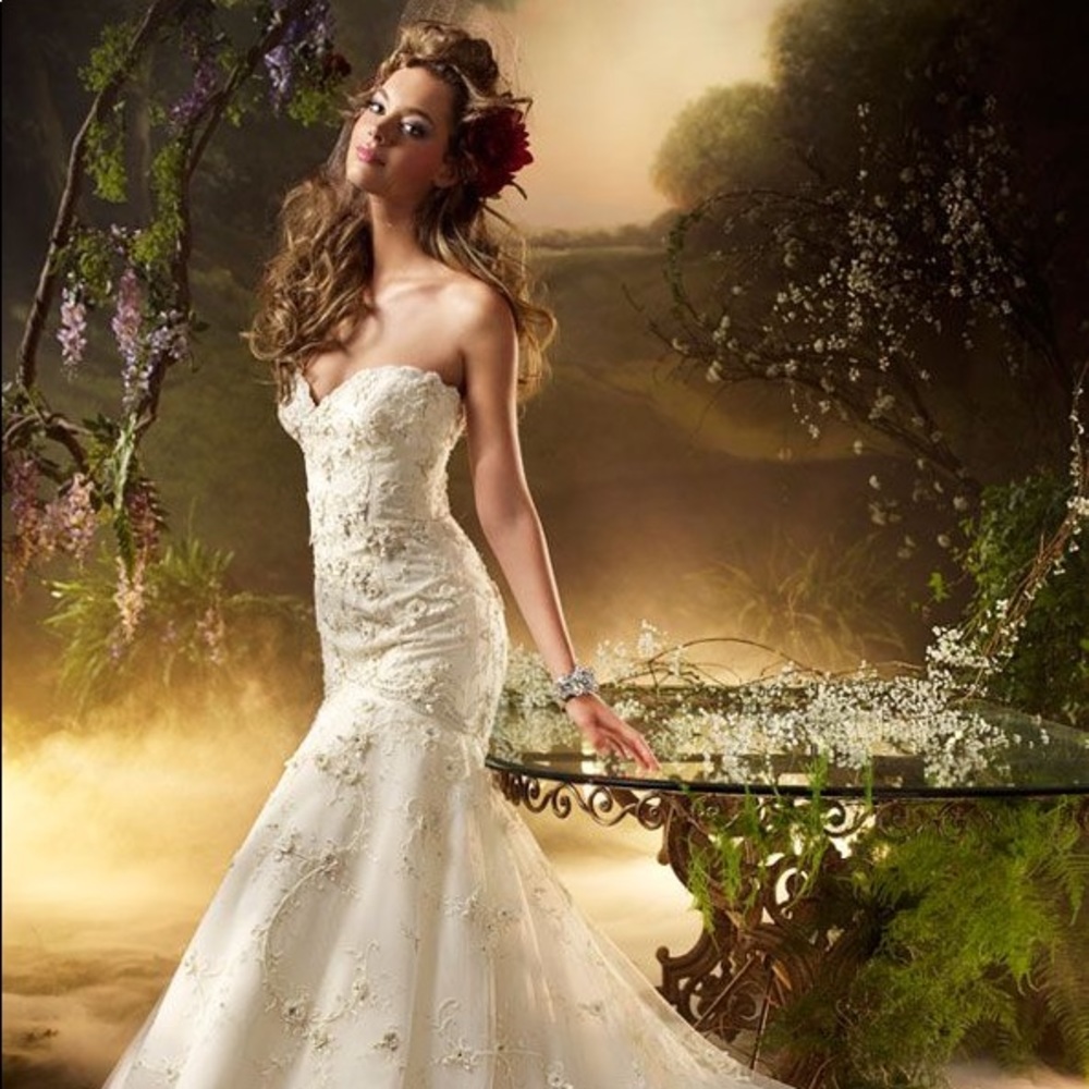Lazaro wedding gown - Picture 8 of 8