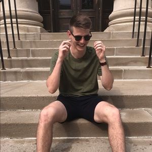 Meet your Posher, Alex