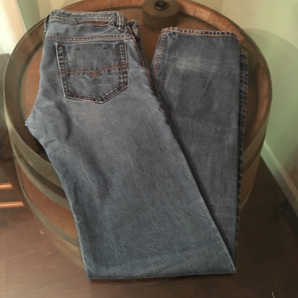 Diesel slim straight distressed jeans size 30