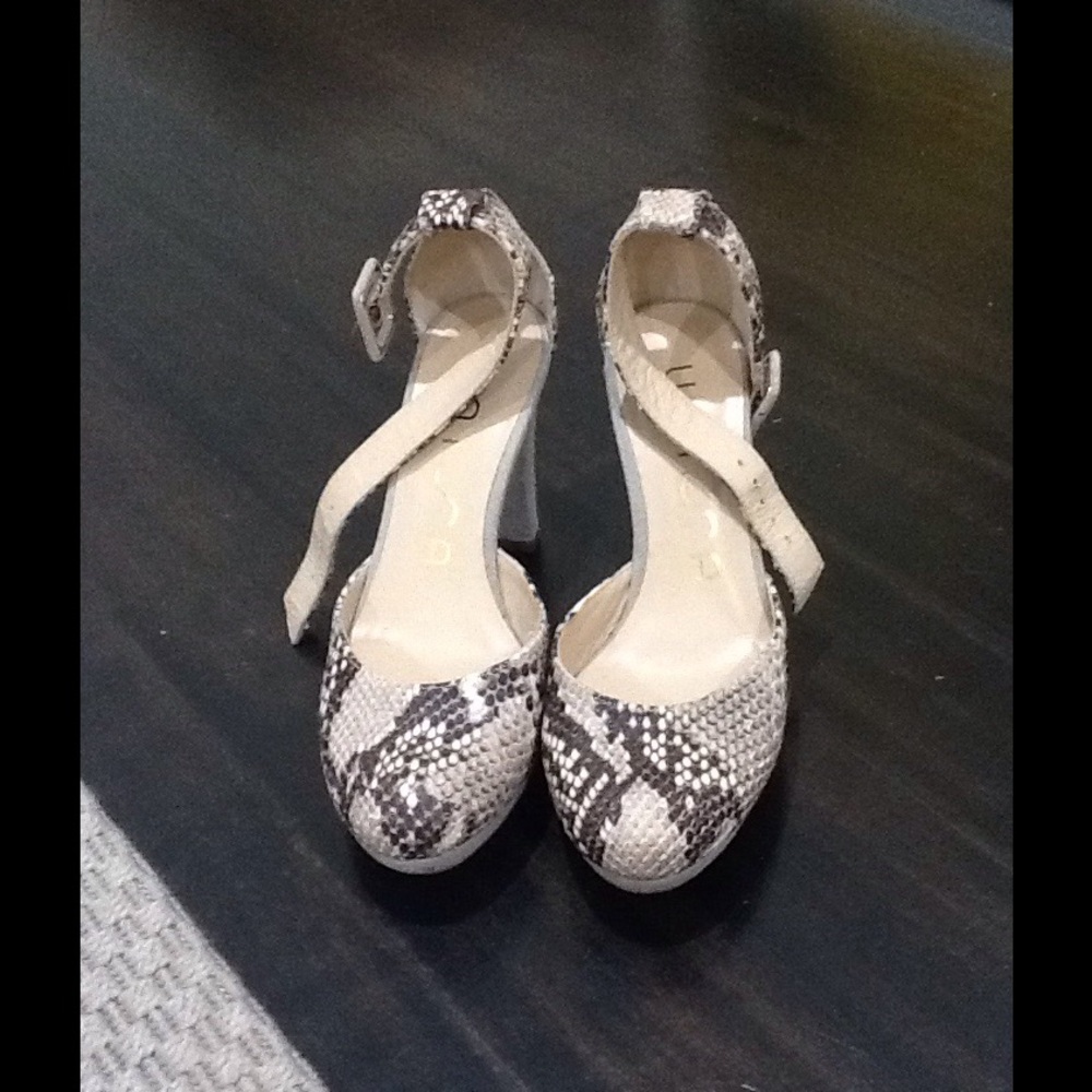Unisa high heel shoes