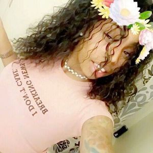 Meet your Posher, Monique