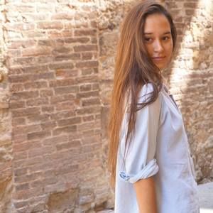 Meet your Posher, Ana sofia