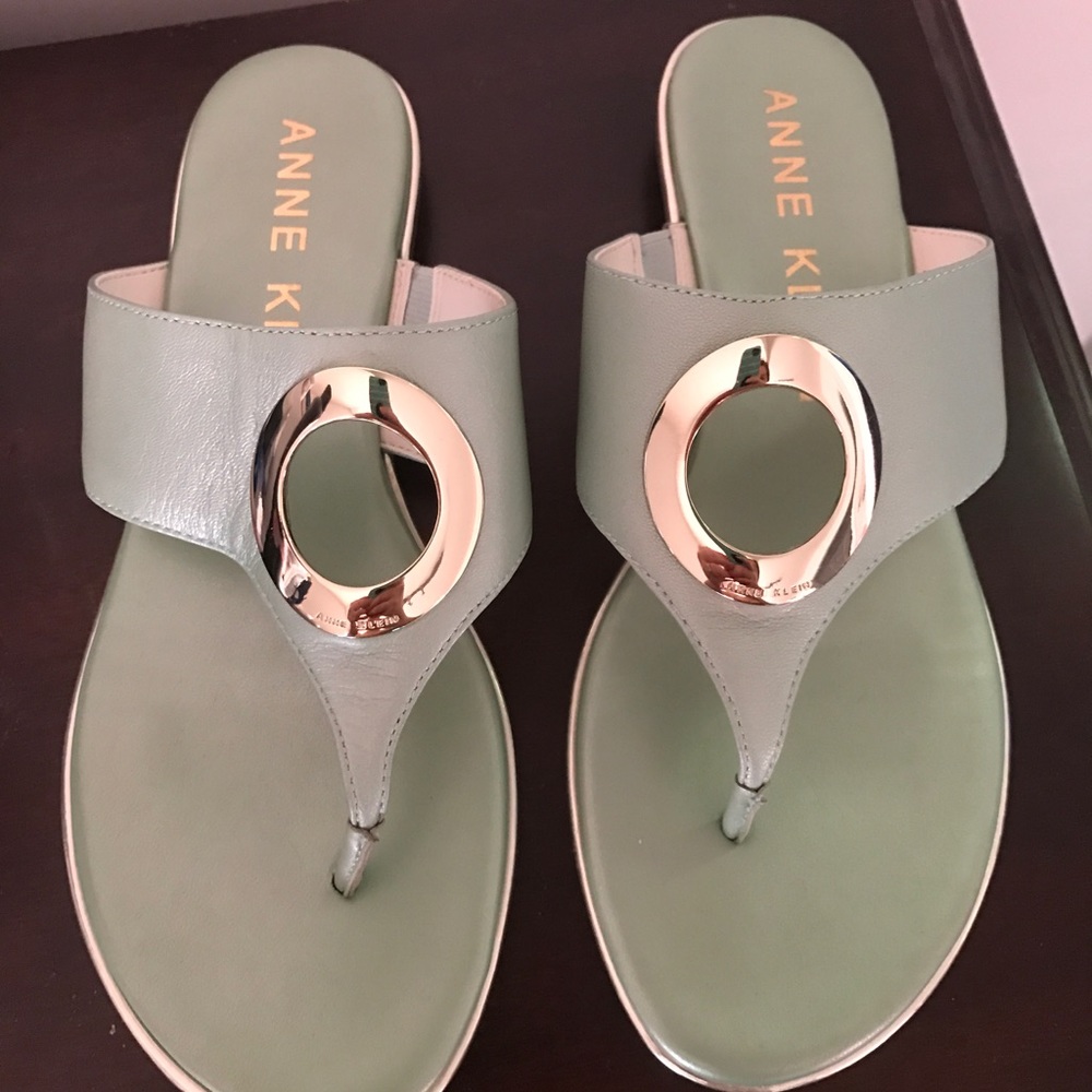 Anne Klein - 8.5 - Worn Once - soft Green