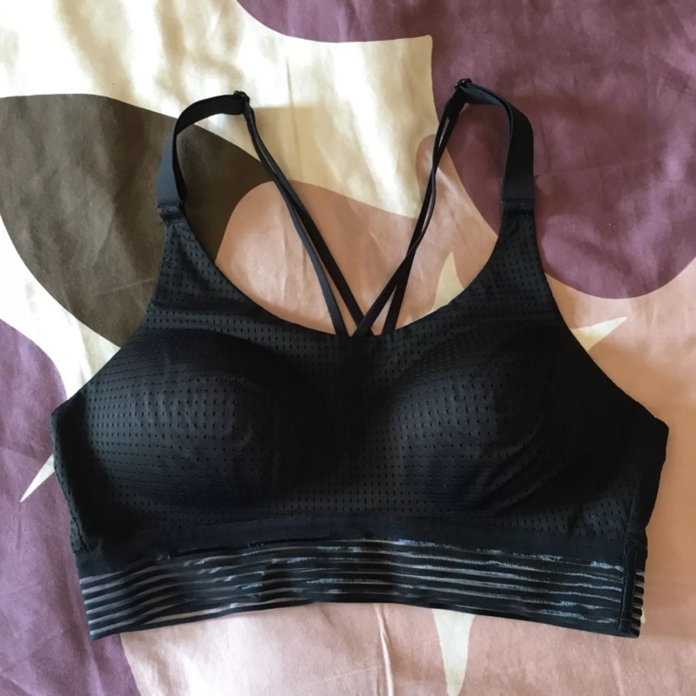 Victoria's Secret Lightweight Sports Bra 36B
