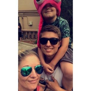 Meet your Posher, Justin