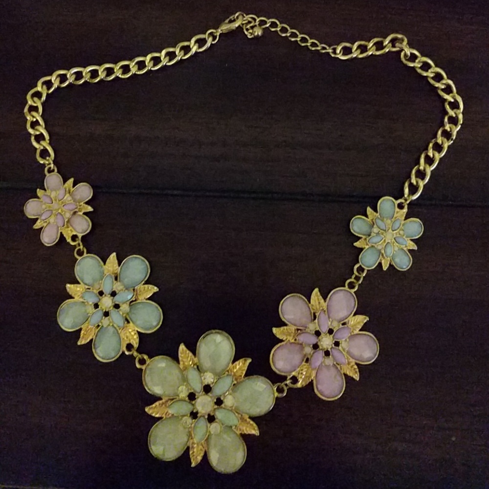Flower necklace, chunky
