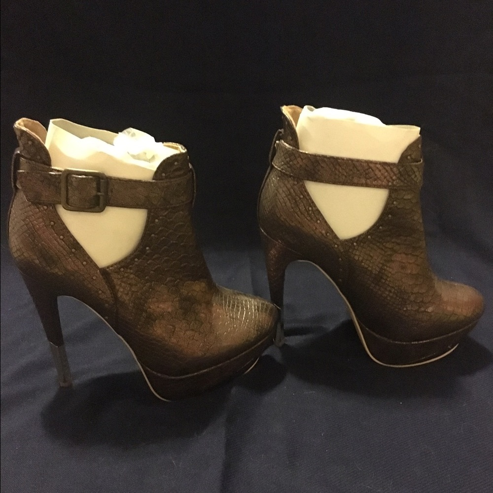 *BRAND NEW* Snake skin high heel booties