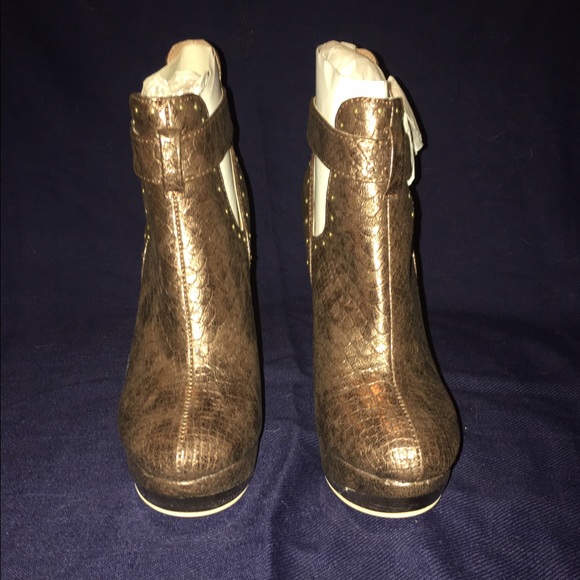 *BRAND NEW* Snake skin high heel booties - Picture 2 of 4