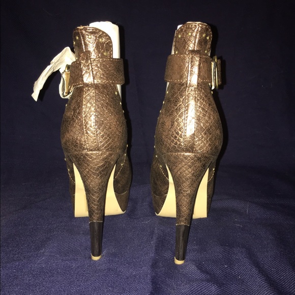 *BRAND NEW* Snake skin high heel booties - Picture 3 of 4