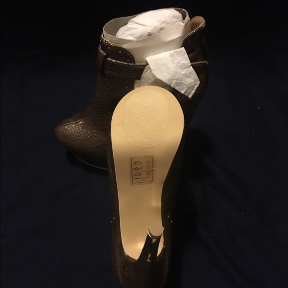 *BRAND NEW* Snake skin high heel booties - Picture 4 of 4
