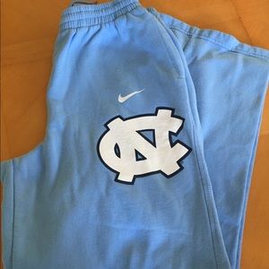 UNC Boys sweatpants, size XL (boys 20)