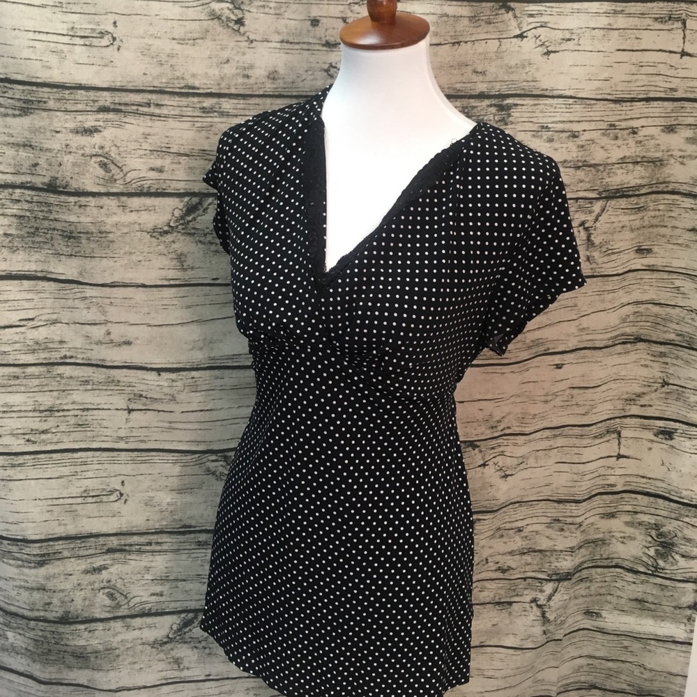 Black & White Dot Cross Front Maternity Top, Sz M