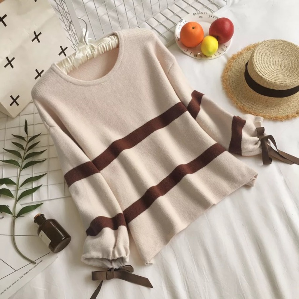 Strip bow tie design sweater - Picture 1 of 4