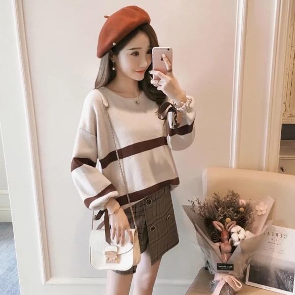 Strip bow tie design sweater - Picture 2 of 4