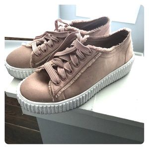 Like new! Express platform sneakers