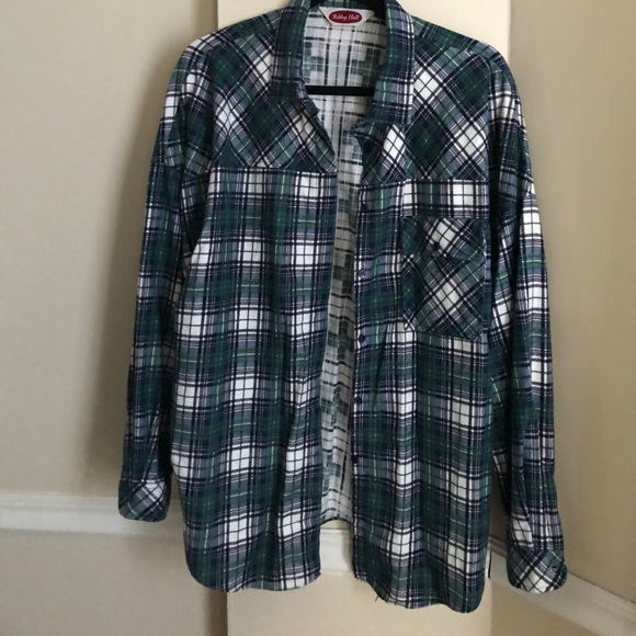 ashley hall Tops - Green Navy oversized plaid flannel