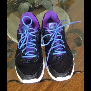 Woman's Nike Revolution 2