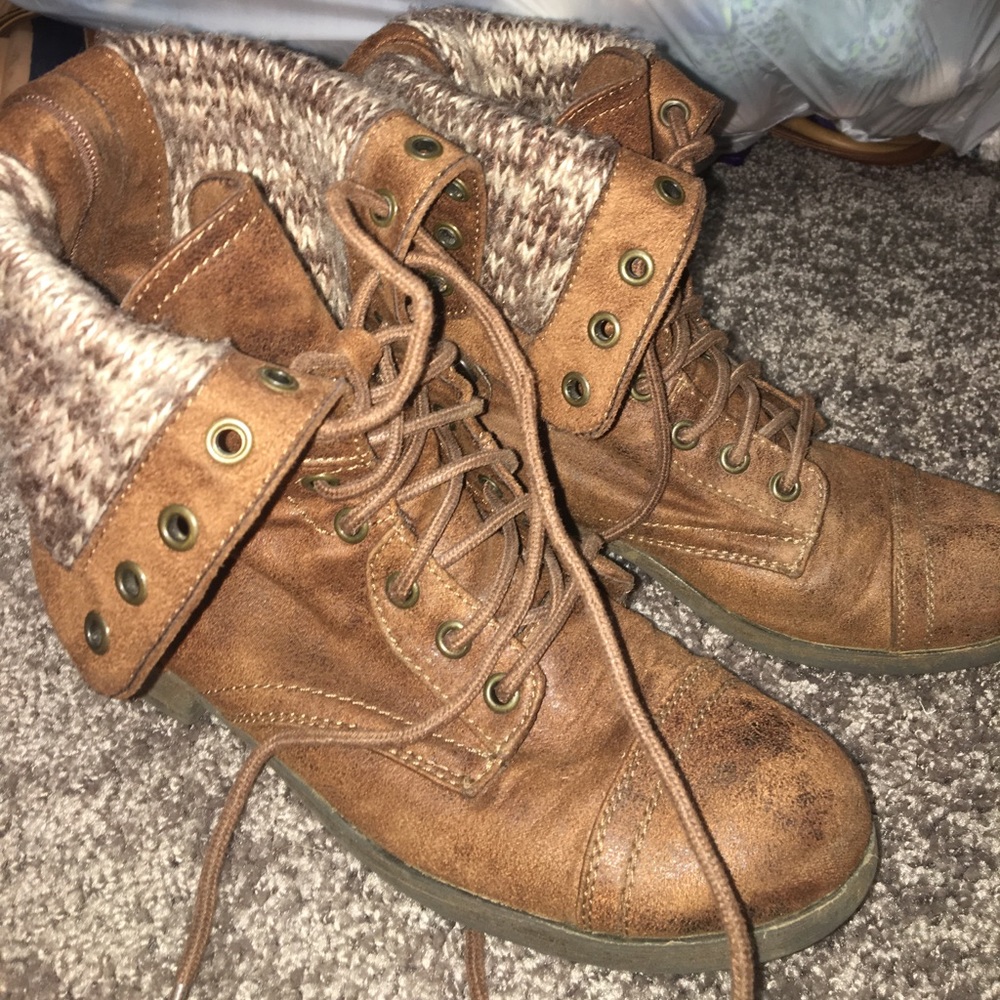 Cute brown boots