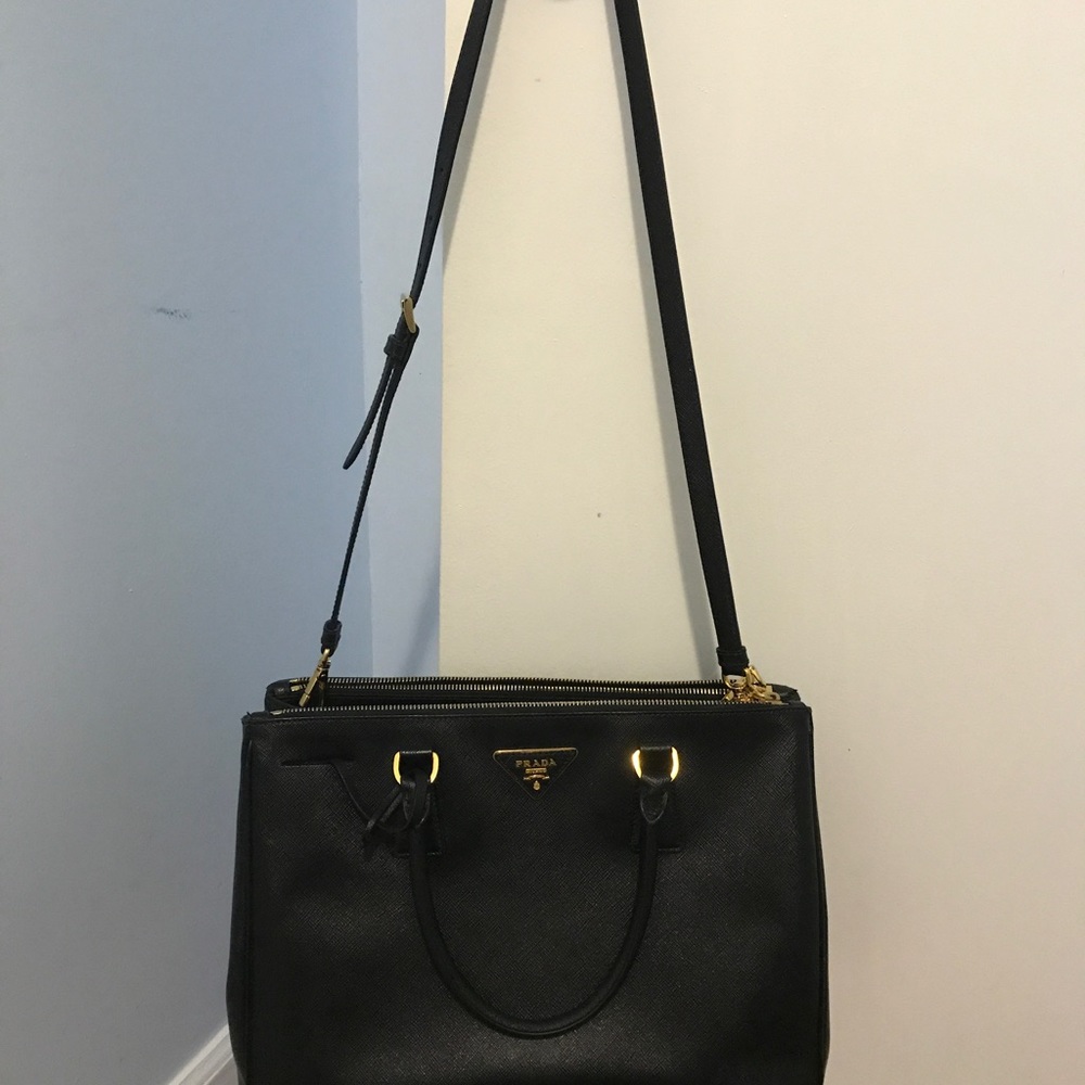 Saffiano Medium Lux Double-Zip Tote Bag, Black