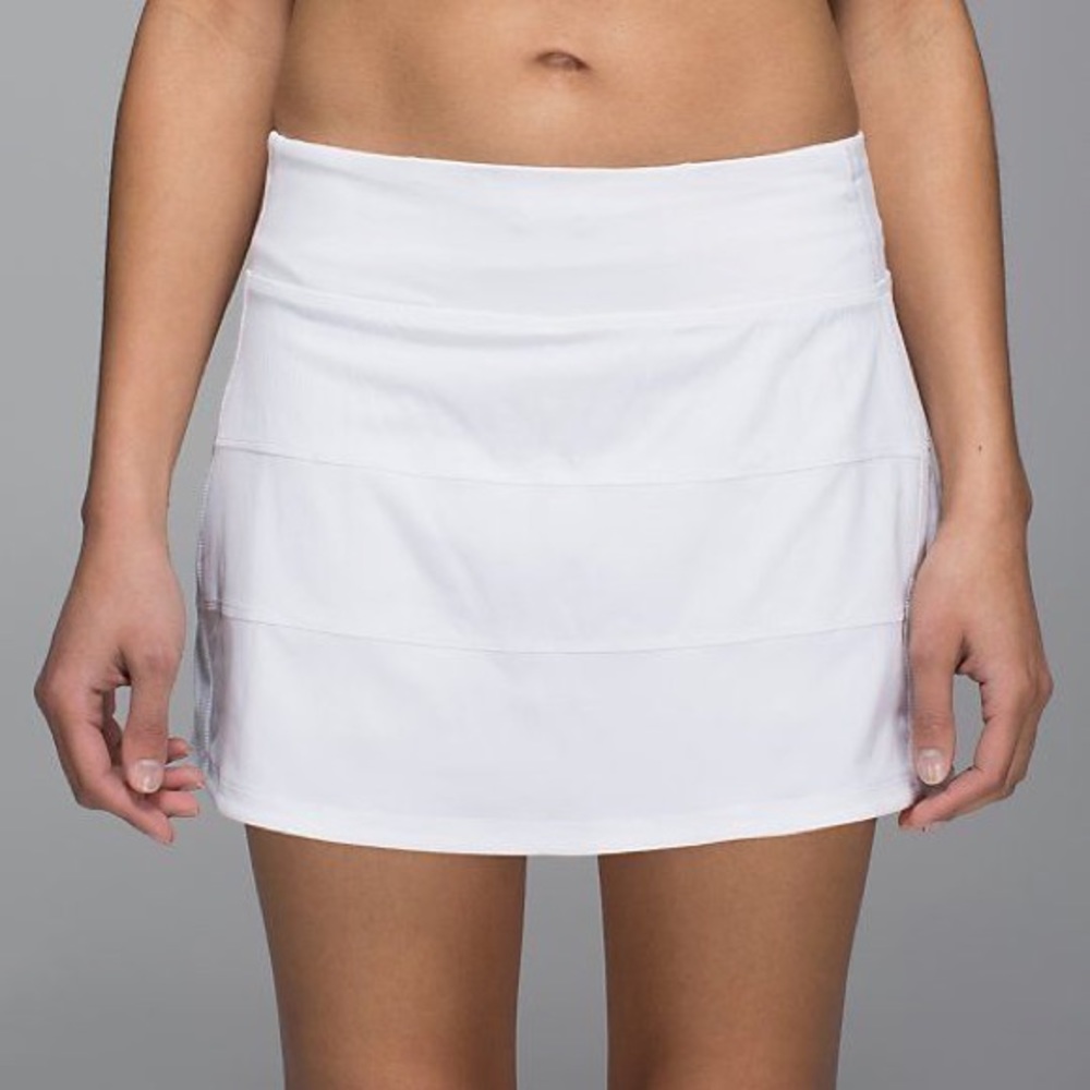 size 6 lululemon pace rival tennis skirt in white