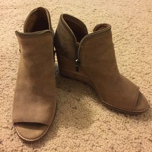 Lucky Brand Wedge Booties Shoes size 8