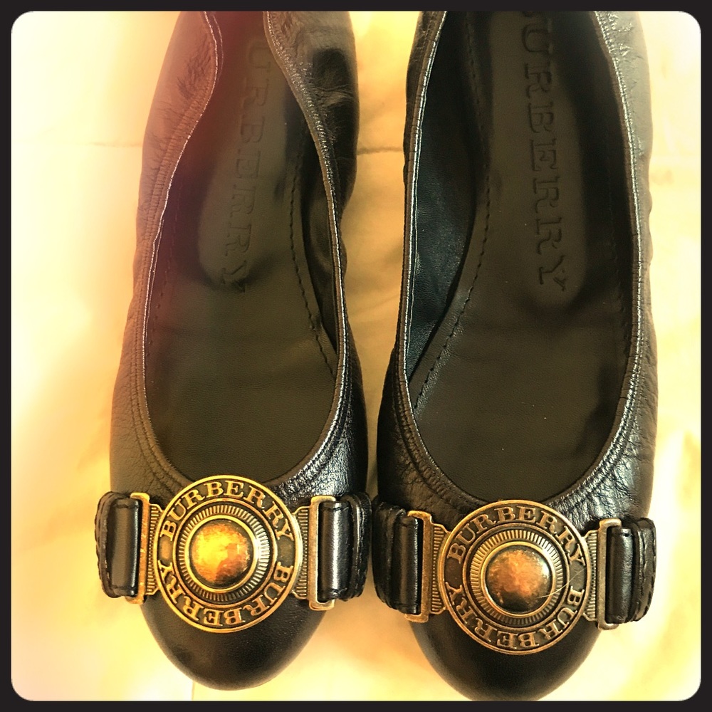 Burberry Black Leather Round Classic Flats Sz 6.5