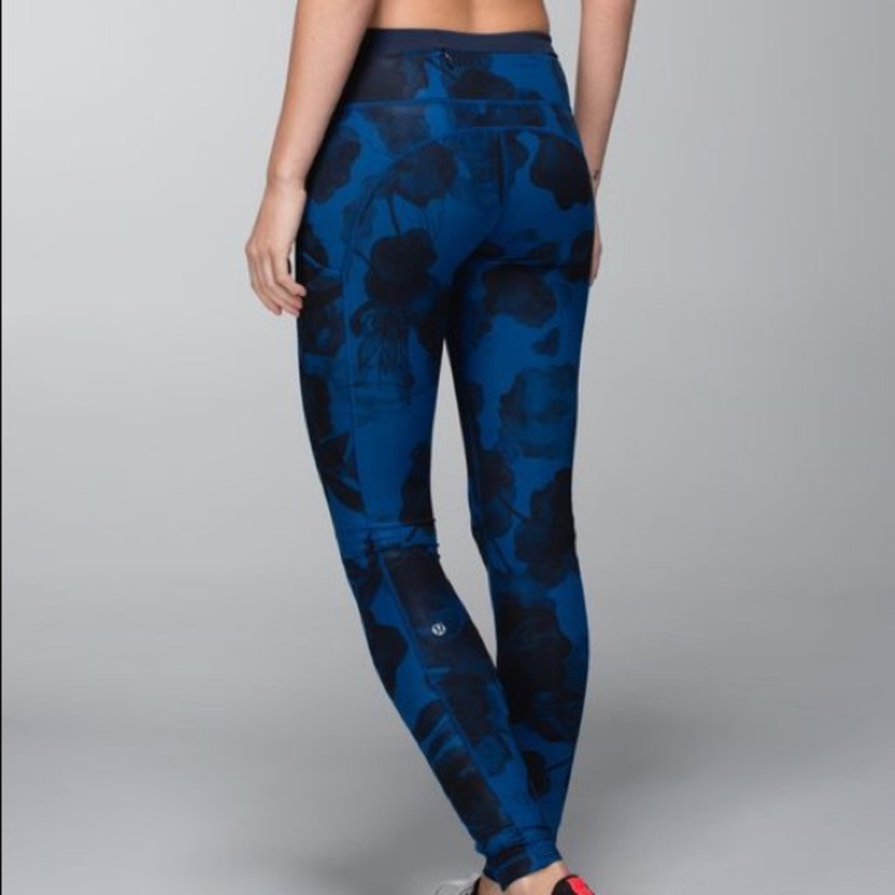 Lululemon black & dark blue floral running pants