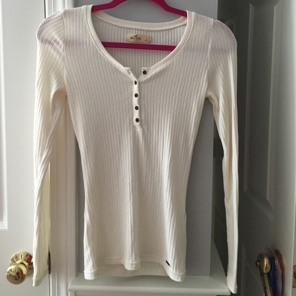 Holister long sleeve rubbed top