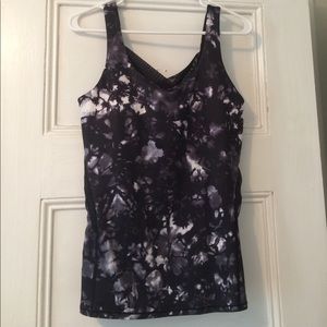 Size 8 lululemon top