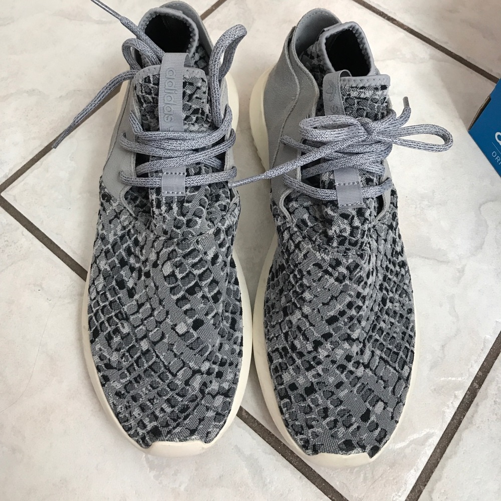 Adidas Tubular Entrap Sneaker