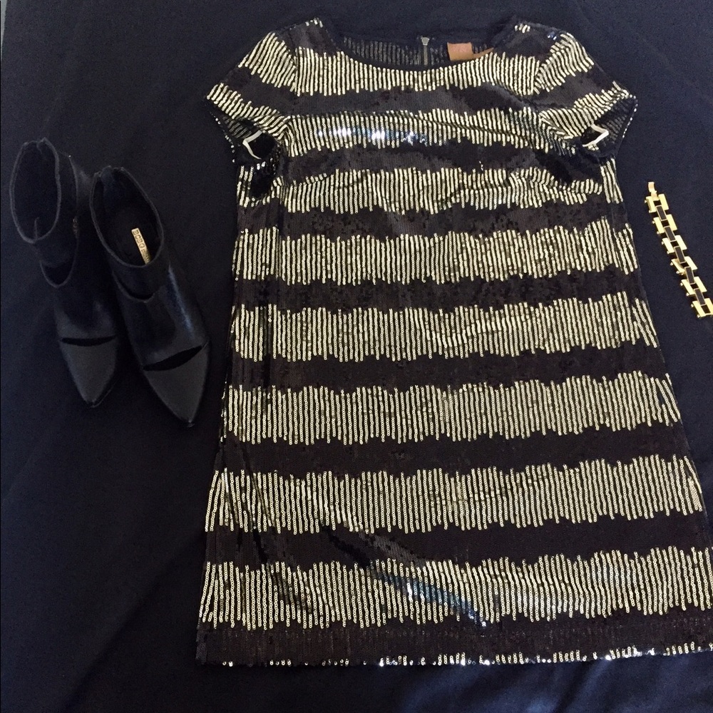 Ali Ro black and gold sequin mesh dress. Size 8.