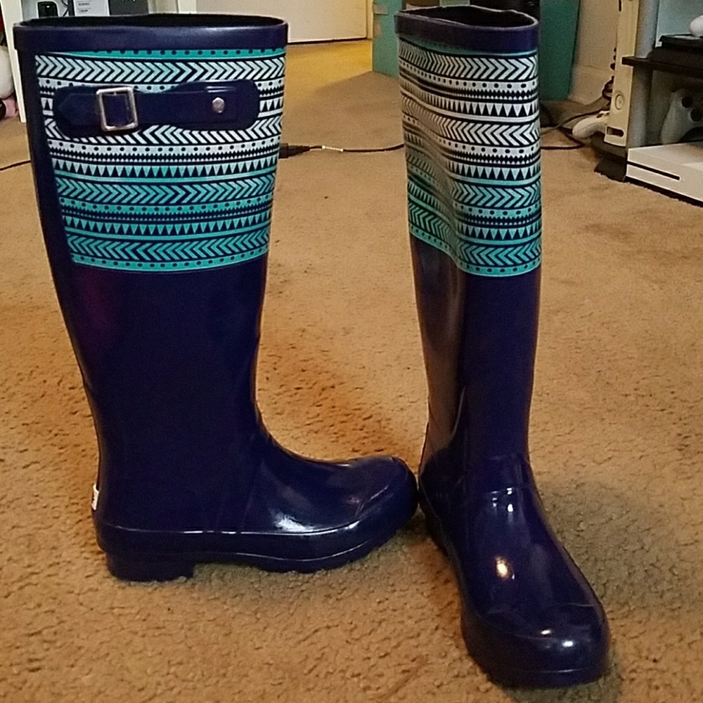 Rain Boats. In perfect condition. Price Firm!