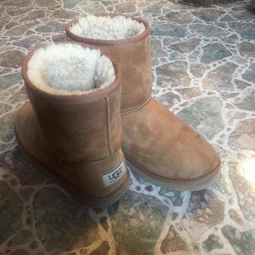 EUC Ugg Australia boots in chestnut
