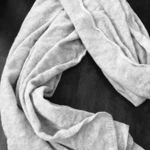 Club Monaco Accessories - Collection Luxury 100% Cashmere Scarf Club Monaco Accessories - Collection Luxury 100% Cashmere Scarf