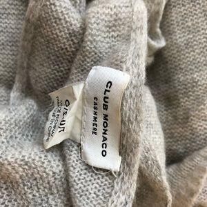 Club Monaco Accessories - Collection Luxury 100% Cashmere Scarf Club Monaco Accessories - Collection Luxury 100% Cashmere Scarf