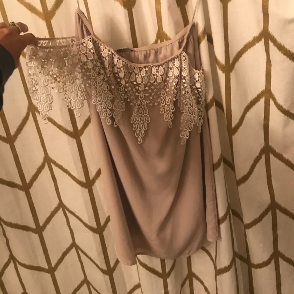 Short tan Tobi hanging shoulder dress size medium