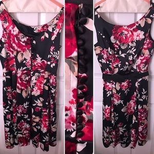 White House Black Market - size 4 - w/ pockets