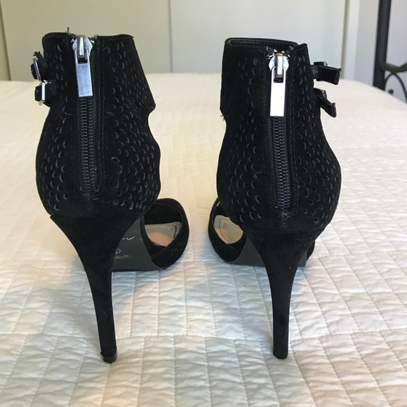 Anne Michelle sz 8.5 Black Cutout T-strap Heel - Picture 3 of 7
