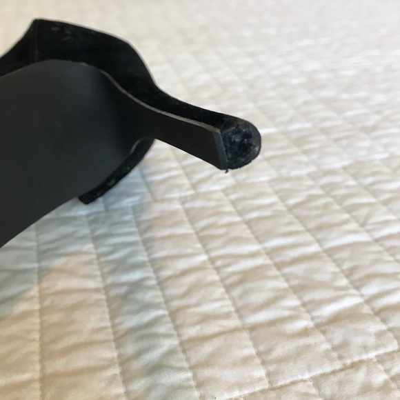 Anne Michelle sz 8.5 Black Cutout T-strap Heel - Picture 5 of 7