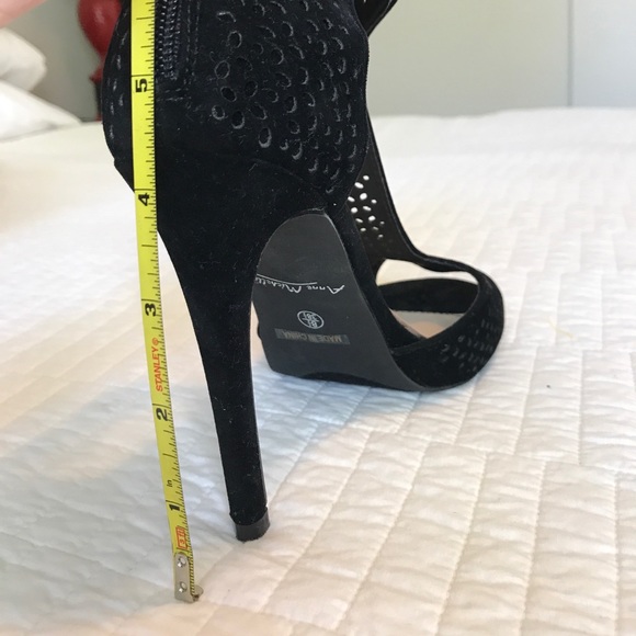 Anne Michelle sz 8.5 Black Cutout T-strap Heel - Picture 7 of 7