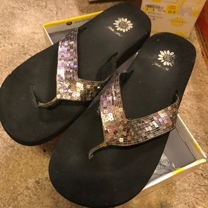 Yellow Box Flip Flops, 10