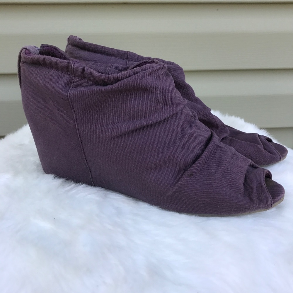 Aldo open toe wedges size 8