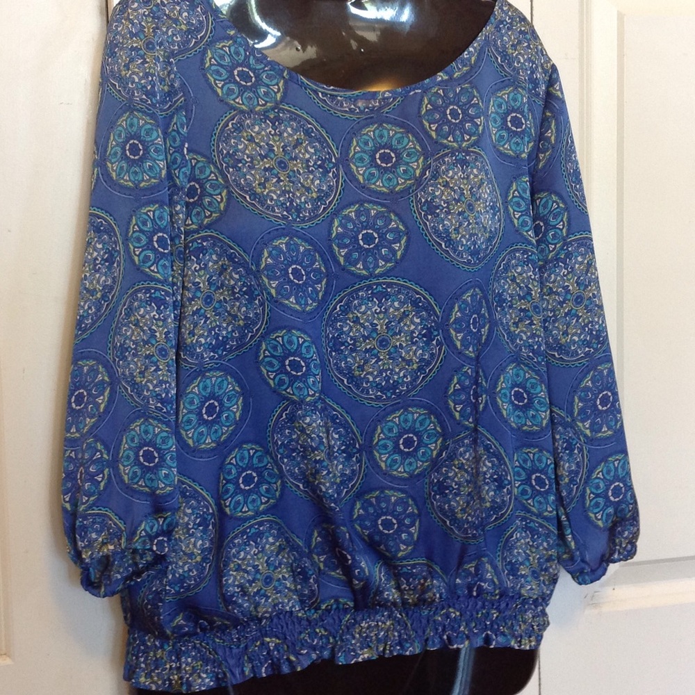 BLUE Beautiful silk blouse size medium