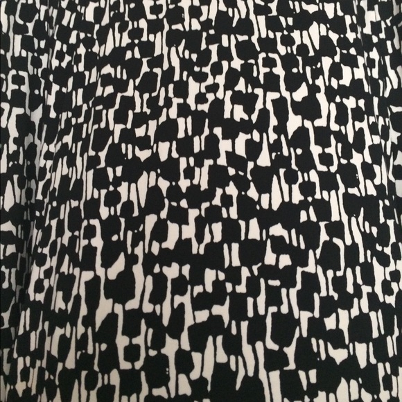 “Destiny” Women Maxi Skirt. Black/Cream. Size L - Picture 2 of 3