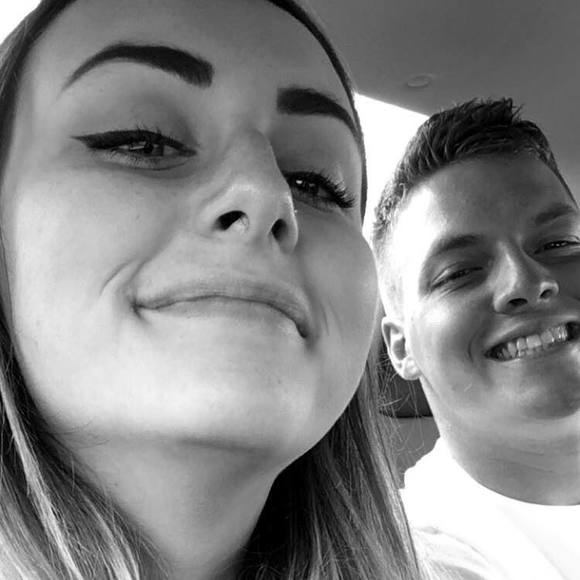 Meet your Posher, Kenadi - Picture 1 of 1