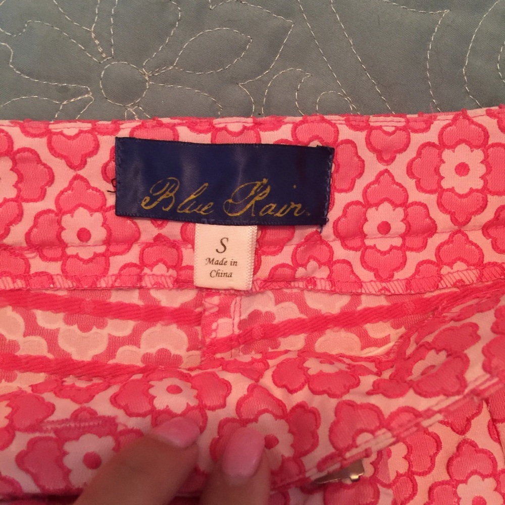🌸 Pink Patterned Shorts 🌸 - Picture 2 of 3